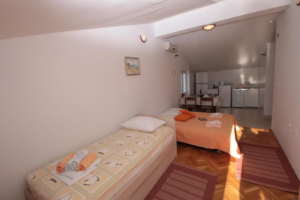 Apartmani Damir Livajic Omis Exterior photo